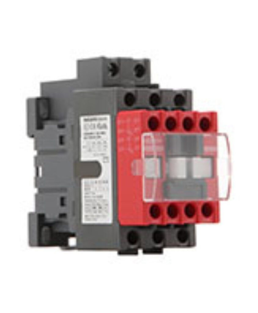La imagen muestra un contactor eléctrico gris y rojo con múltiples puntos de conexión sobre un fondo liso.