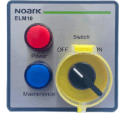 Este elegante panel de control, similar a los cuadros eléctricos modernos, muestra un Noark ELM10 con un audaz botón de encendido rojo, un botón de mantenimiento azul y un interruptor de palanca negro colocado con confianza en "ON".